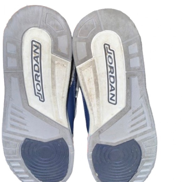 Jordan RETRO 3 Georgetown - Picture 6 of 6